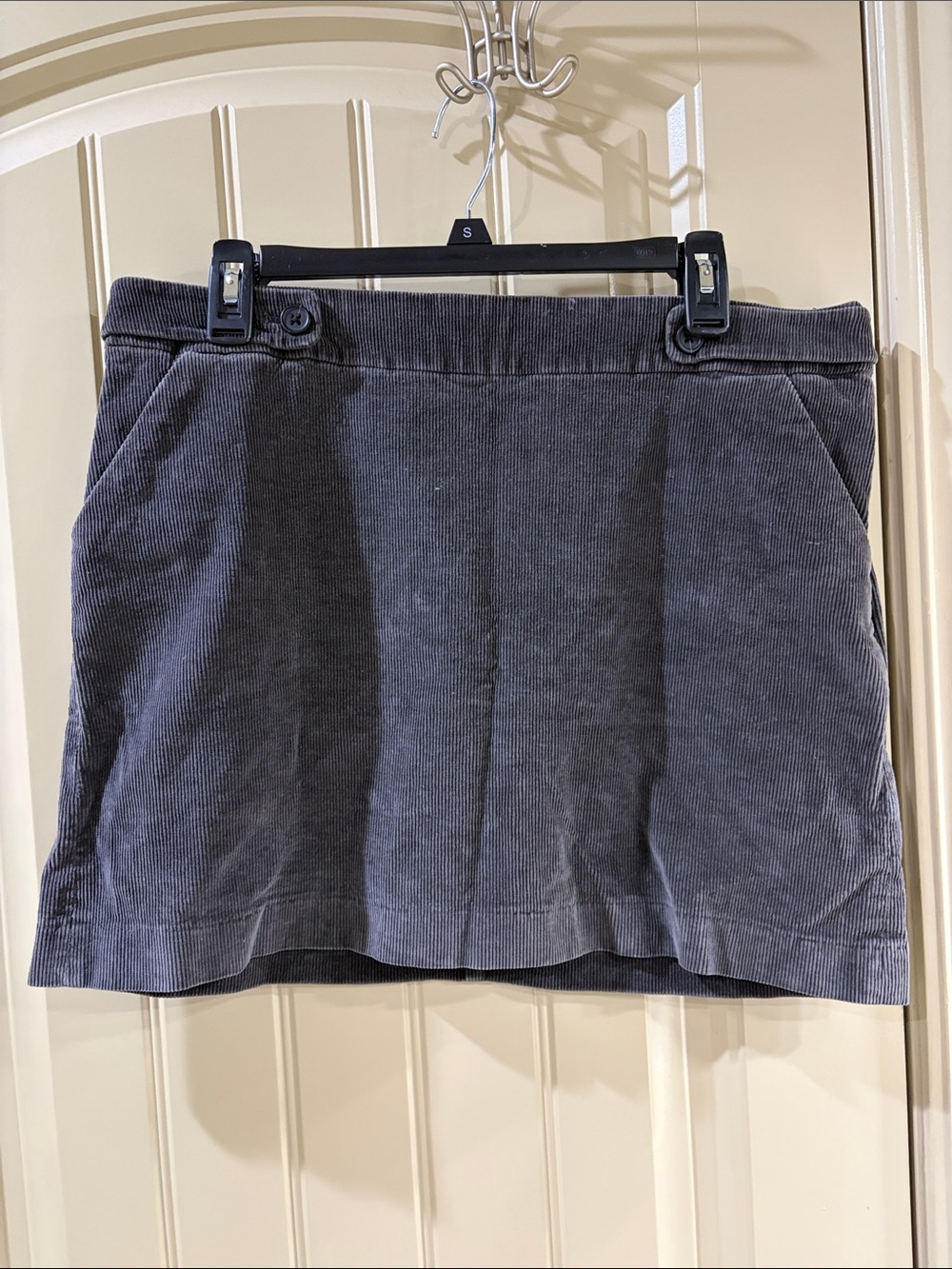 Dark Charcoal Colored Mini by Banana Republic Brand. EUC!